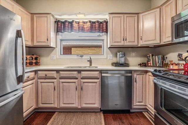 2727 S Lakeshore Drive G27, Shoreham Vllg, MI 49085