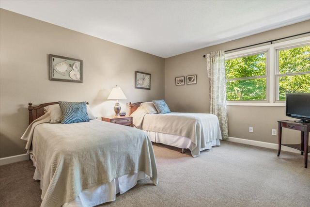 2727 S Lakeshore Drive G27, Shoreham Vllg, MI 49085