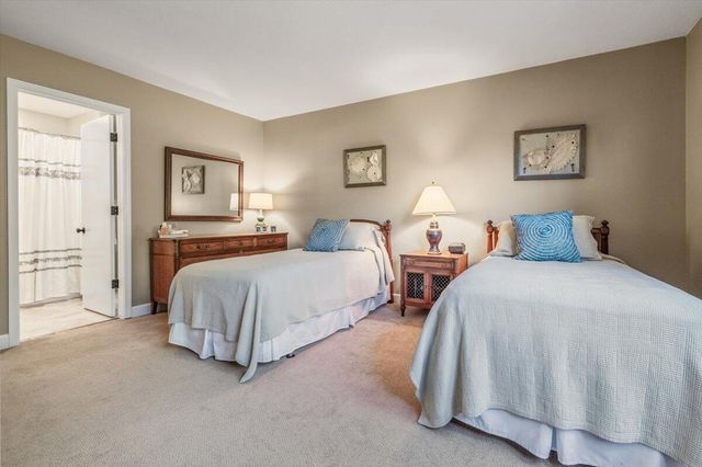 2727 S Lakeshore Drive G27, Shoreham Vllg, MI 49085