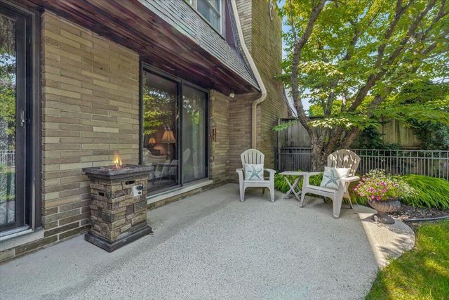 2727 S Lakeshore Drive G27, Shoreham Vllg, MI 49085