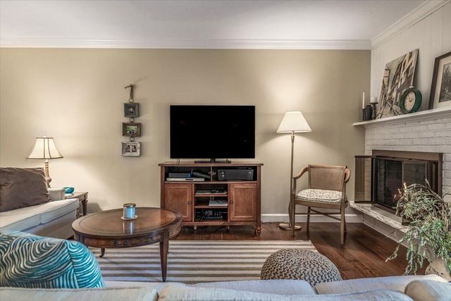 2727 S Lakeshore Drive G27, Shoreham Vllg, MI 49085