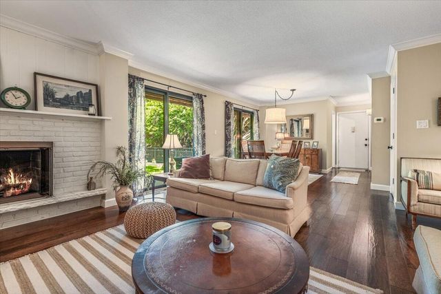 2727 S Lakeshore Drive G27, Shoreham Vllg, MI 49085