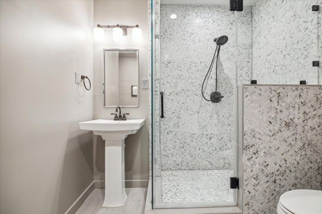 5602 Indian Circle, Houston, TX 77056