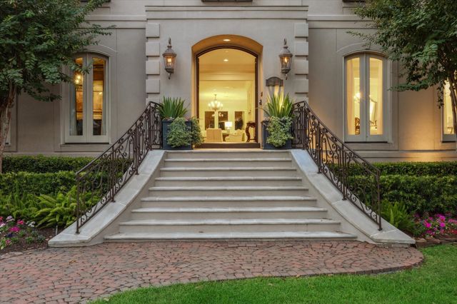 5602 Indian Circle, Houston, TX 77056