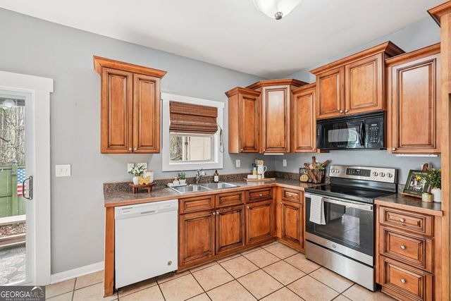 407 N Lake Drive G-4, Carrollton, GA 30117