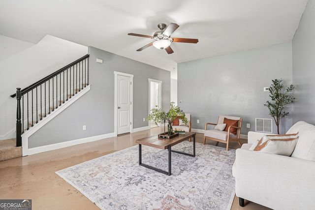 407 N Lake Drive G-4, Carrollton, GA 30117