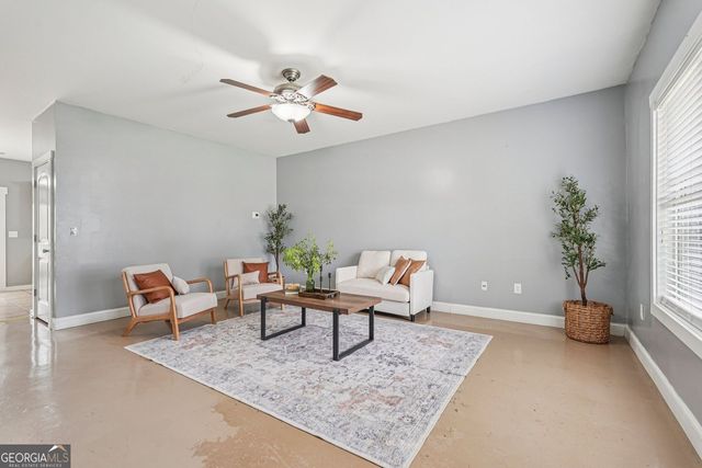 407 N Lake Drive G-4, Carrollton, GA 30117