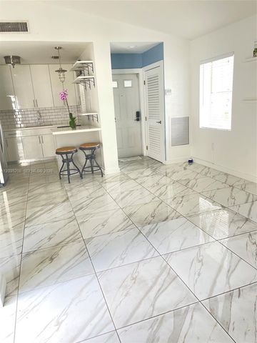 13706 SW 147th Cir Lane 16, Miami, FL 33186