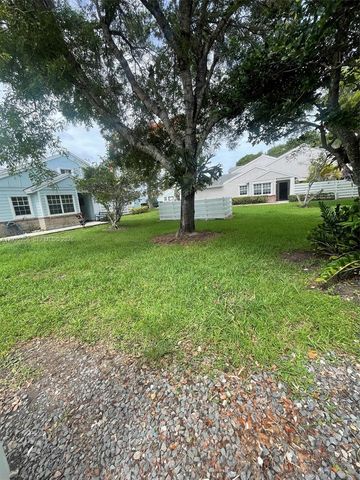 13706 SW 147th Cir Lane 16, Miami, FL 33186