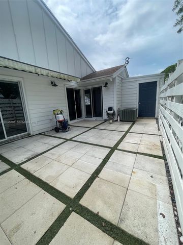 13706 SW 147th Cir Lane 16, Miami, FL 33186