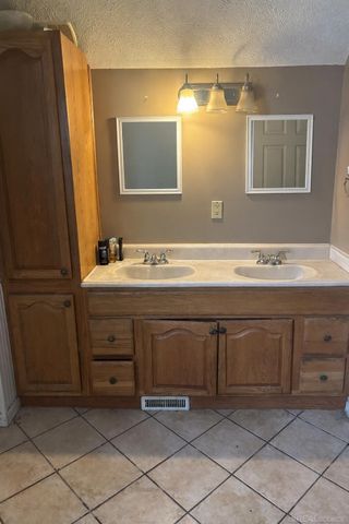 216 W Franklin Avenue, Reed City, MI 49677