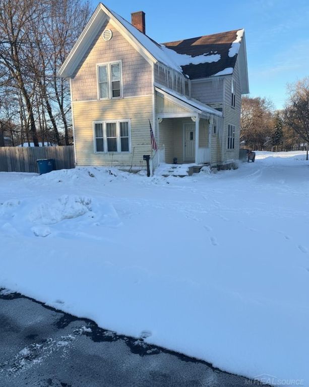 216 W Franklin Avenue, Reed City, MI 49677