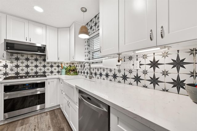 37 Windsor Drive, Conroe, TX 77304