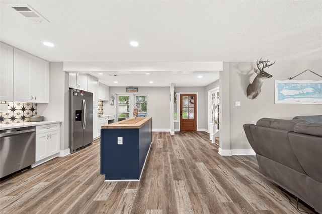 37 Windsor Drive, Conroe, TX 77304