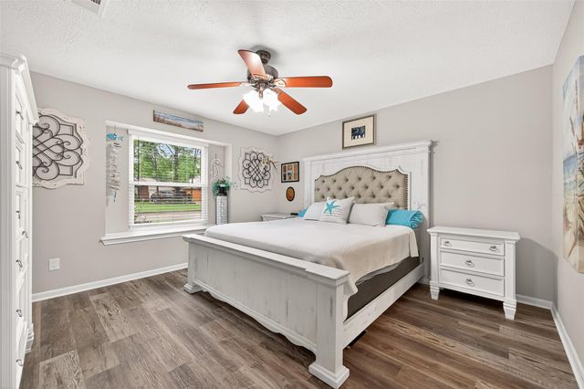 37 Windsor Drive, Conroe, TX 77304