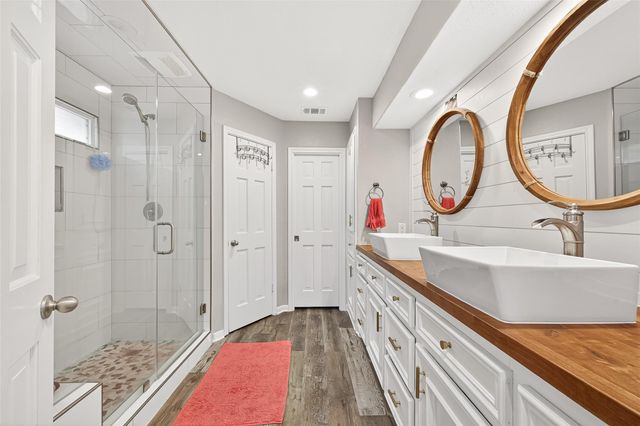 37 Windsor Drive, Conroe, TX 77304