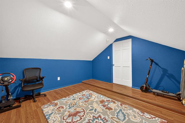 37 Windsor Drive, Conroe, TX 77304