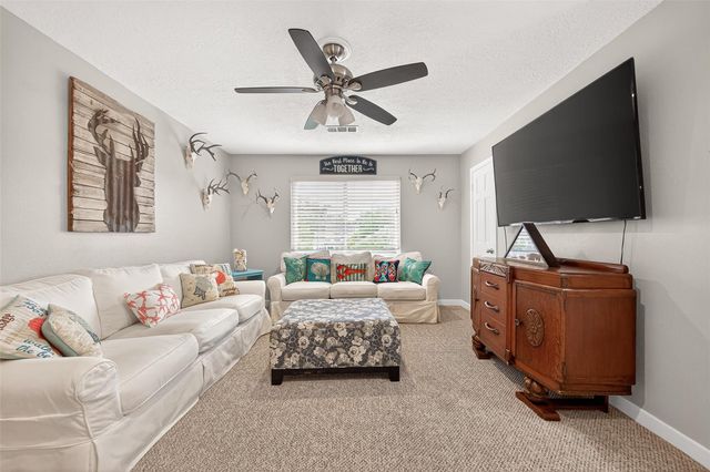 37 Windsor Drive, Conroe, TX 77304