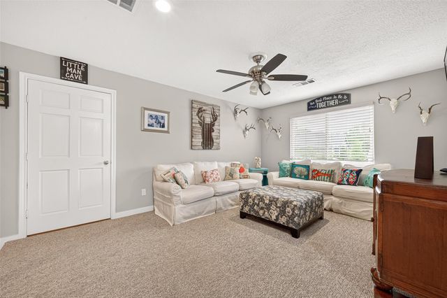 37 Windsor Drive, Conroe, TX 77304