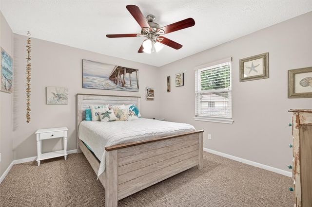 37 Windsor Drive, Conroe, TX 77304