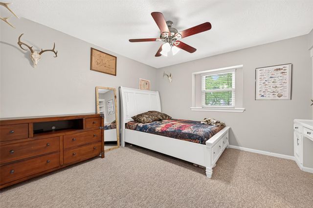 37 Windsor Drive, Conroe, TX 77304