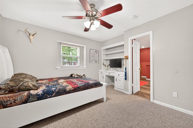 37 Windsor Drive, Conroe, TX 77304