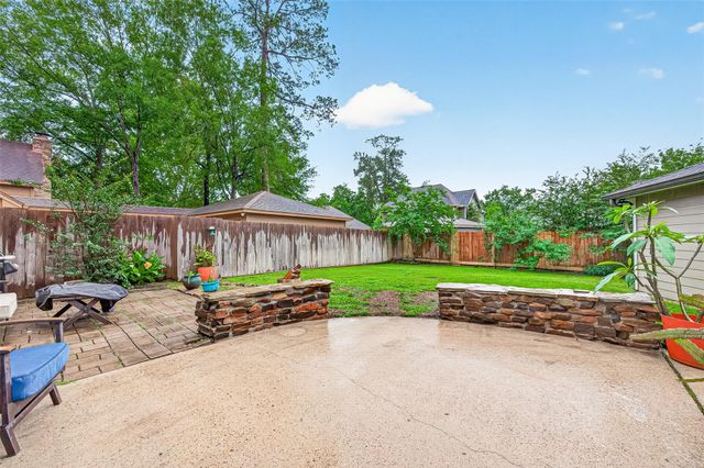37 Windsor Drive, Conroe, TX 77304