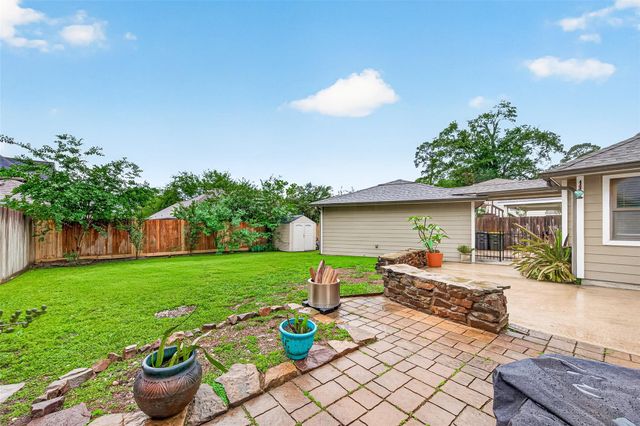 37 Windsor Drive, Conroe, TX 77304