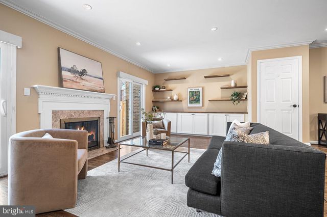 29 N OAKLAND ST, Arlington, VA 22203