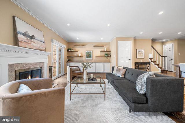 29 N OAKLAND ST, Arlington, VA 22203