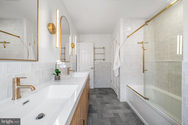 29 N OAKLAND ST, Arlington, VA 22203