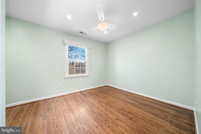 29 N OAKLAND ST, Arlington, VA 22203