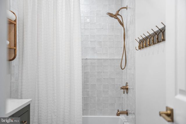 29 N OAKLAND ST, Arlington, VA 22203