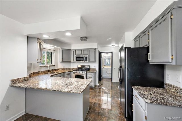 48156 Virginia Court, Macomb Township, MI 48044