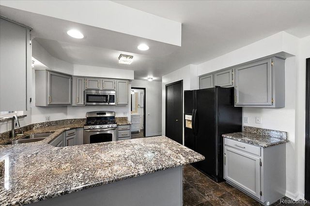 48156 Virginia Court, Macomb Township, MI 48044
