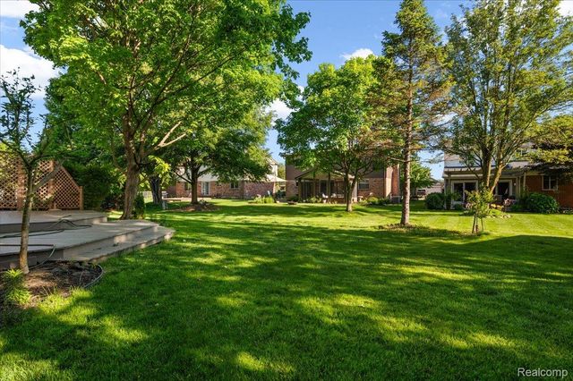 48156 Virginia Court, Macomb Township, MI 48044