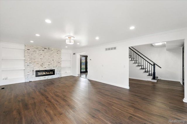 48156 Virginia Court, Macomb Township, MI 48044