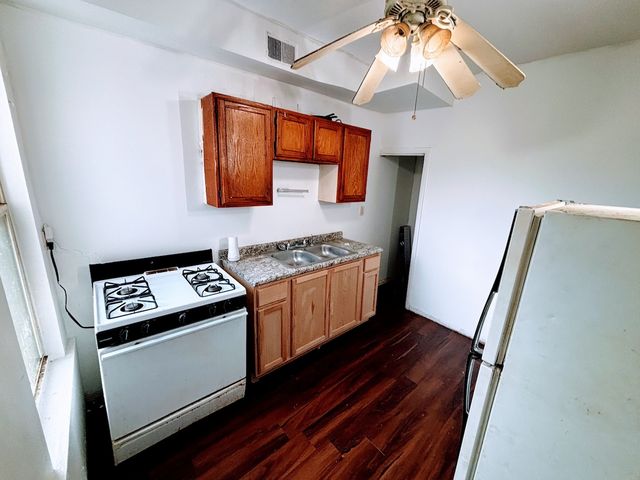 4036 W Lexington Street, Chicago, IL 60624