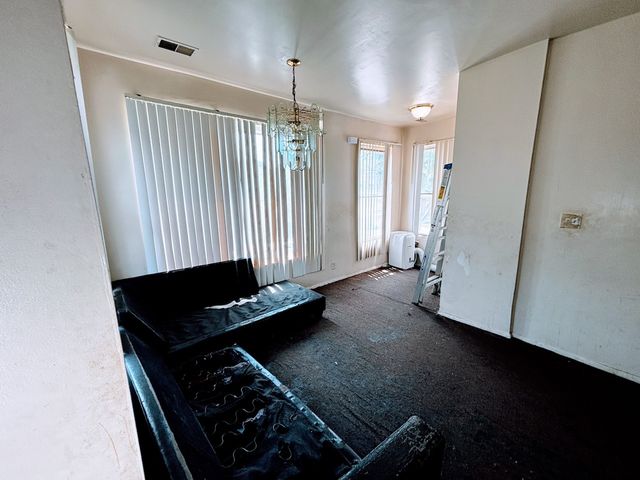 4036 W Lexington Street, Chicago, IL 60624