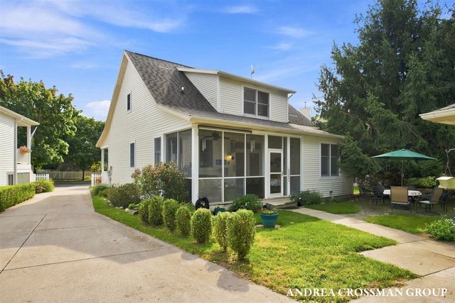 459 Summer Grove Drive, Douglas, MI 49406