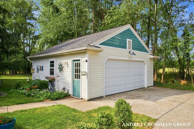 459 Summer Grove Drive, Douglas, MI 49406