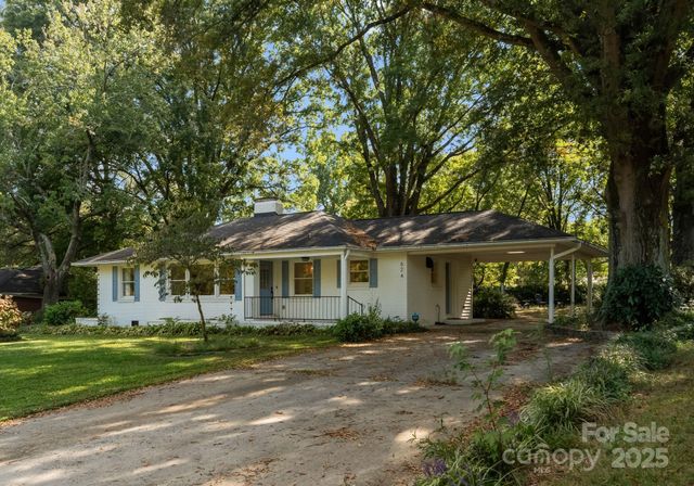 624 Allister Drive, Charlotte, NC 28227
