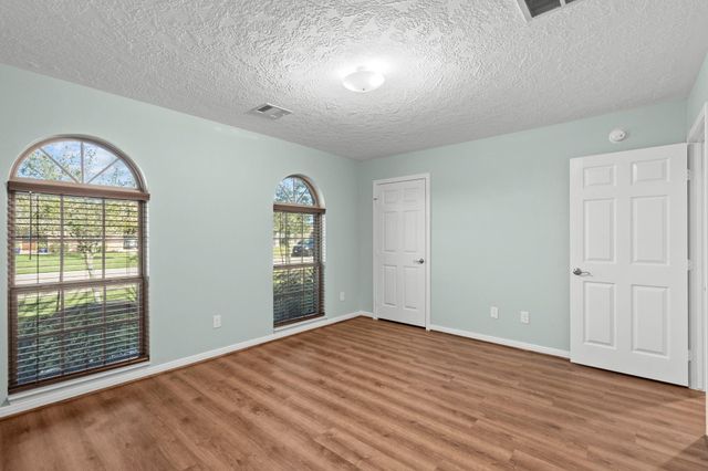 2616 Apache Street, League City, TX 77573