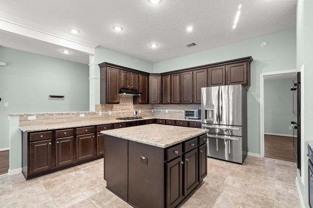 2616 Apache Street, League City, TX 77573