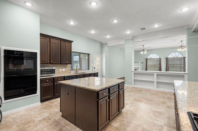 2616 Apache Street, League City, TX 77573