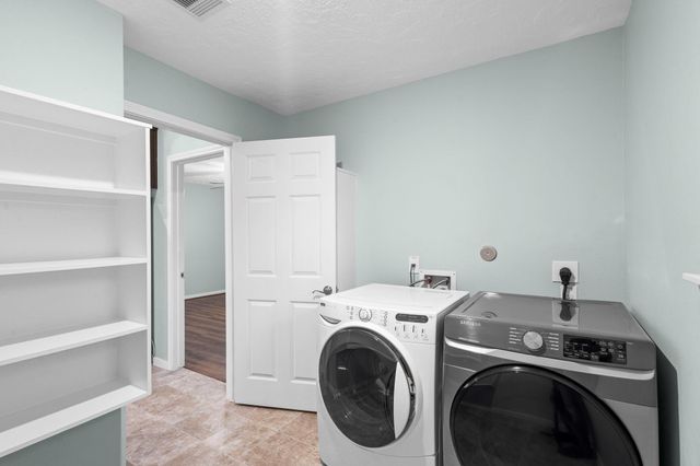 2616 Apache Street, League City, TX 77573