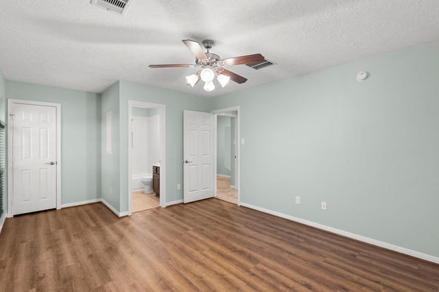 2616 Apache Street, League City, TX 77573