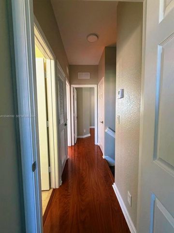 3258 NW 32nd Ter, Oakland Park, FL 33309