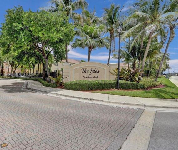 3258 NW 32nd Ter, Oakland Park, FL 33309