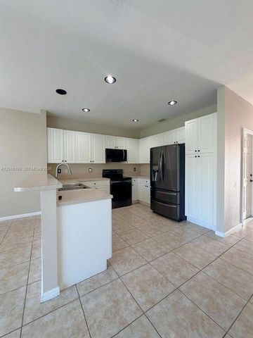 3258 NW 32nd Ter, Oakland Park, FL 33309